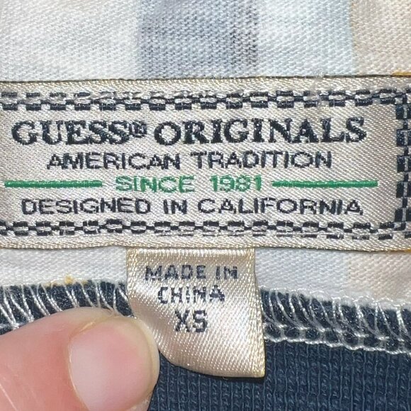 Guess T Shirt - Picture 2 of 2